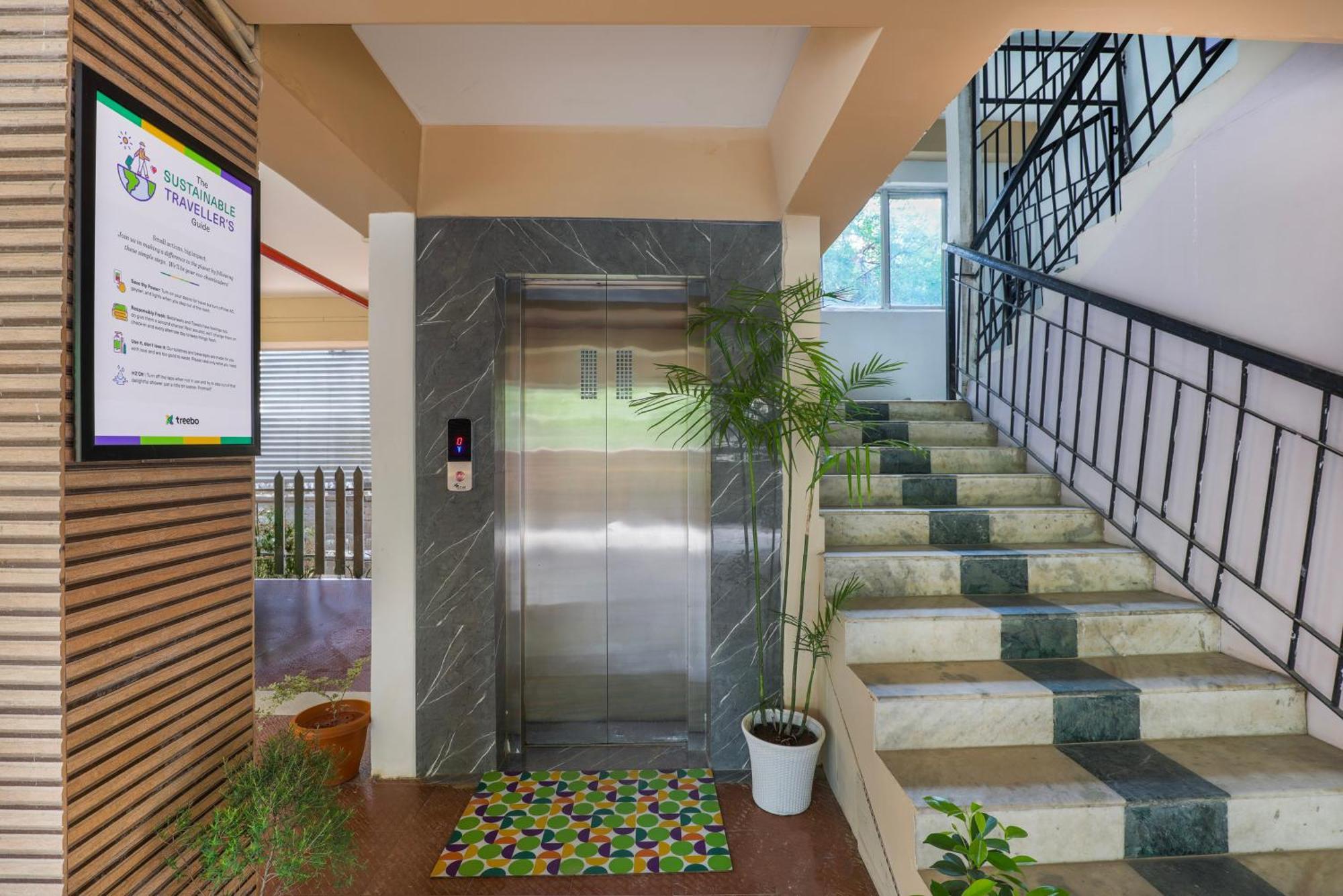 Treebo Urban Oasis Inn Guwahati Luaran gambar