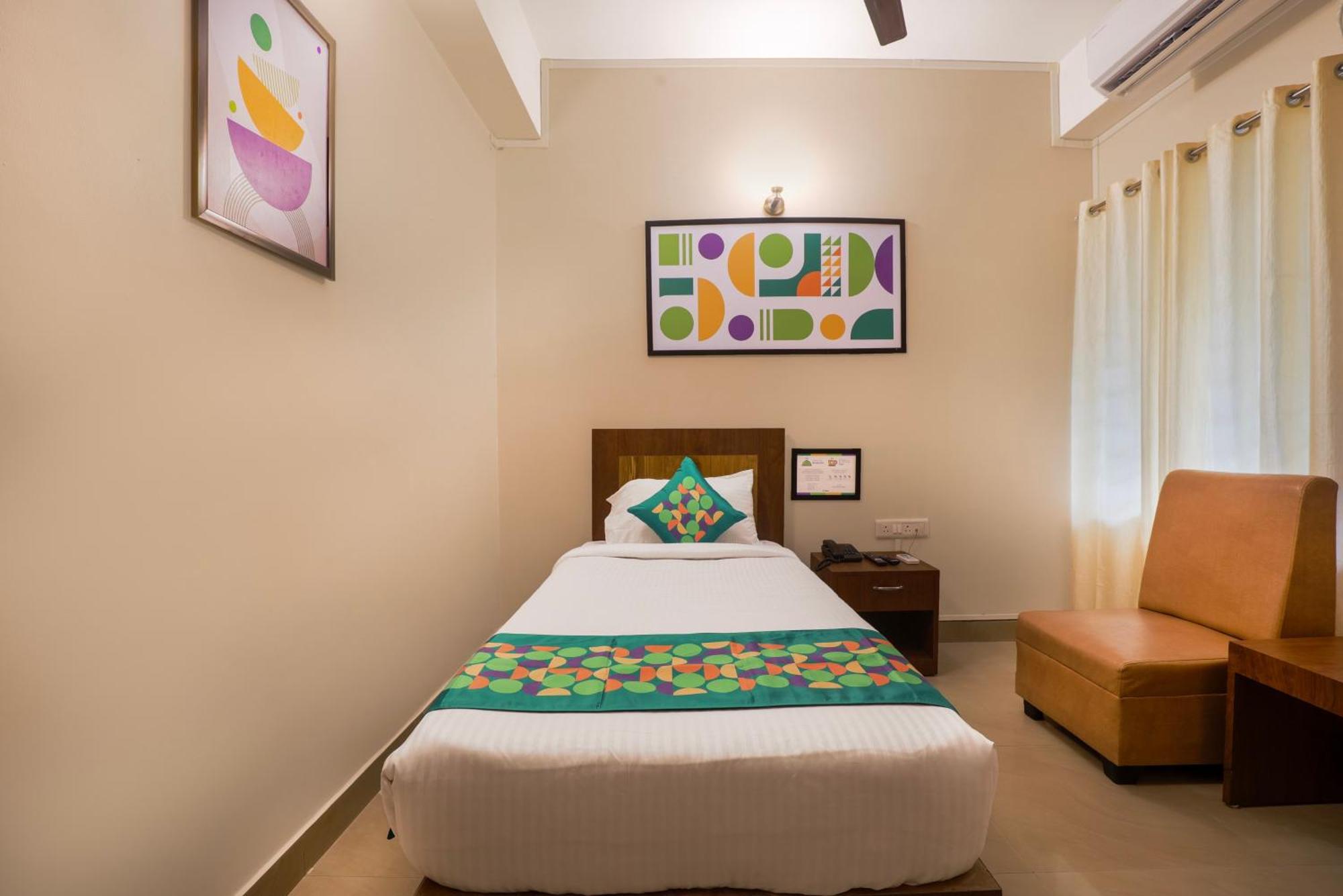 Treebo Urban Oasis Inn Guwahati Luaran gambar