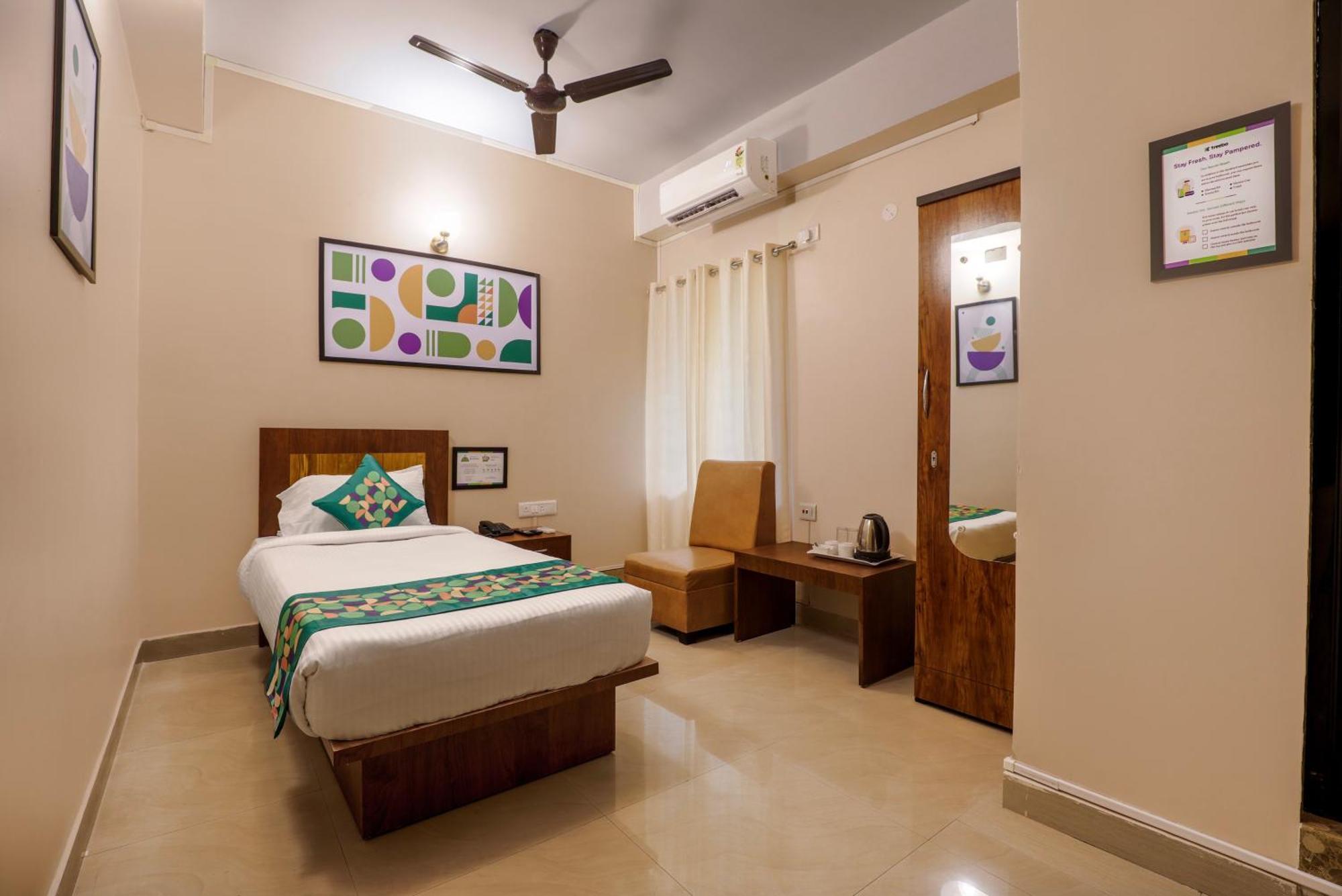 Treebo Urban Oasis Inn Guwahati Luaran gambar