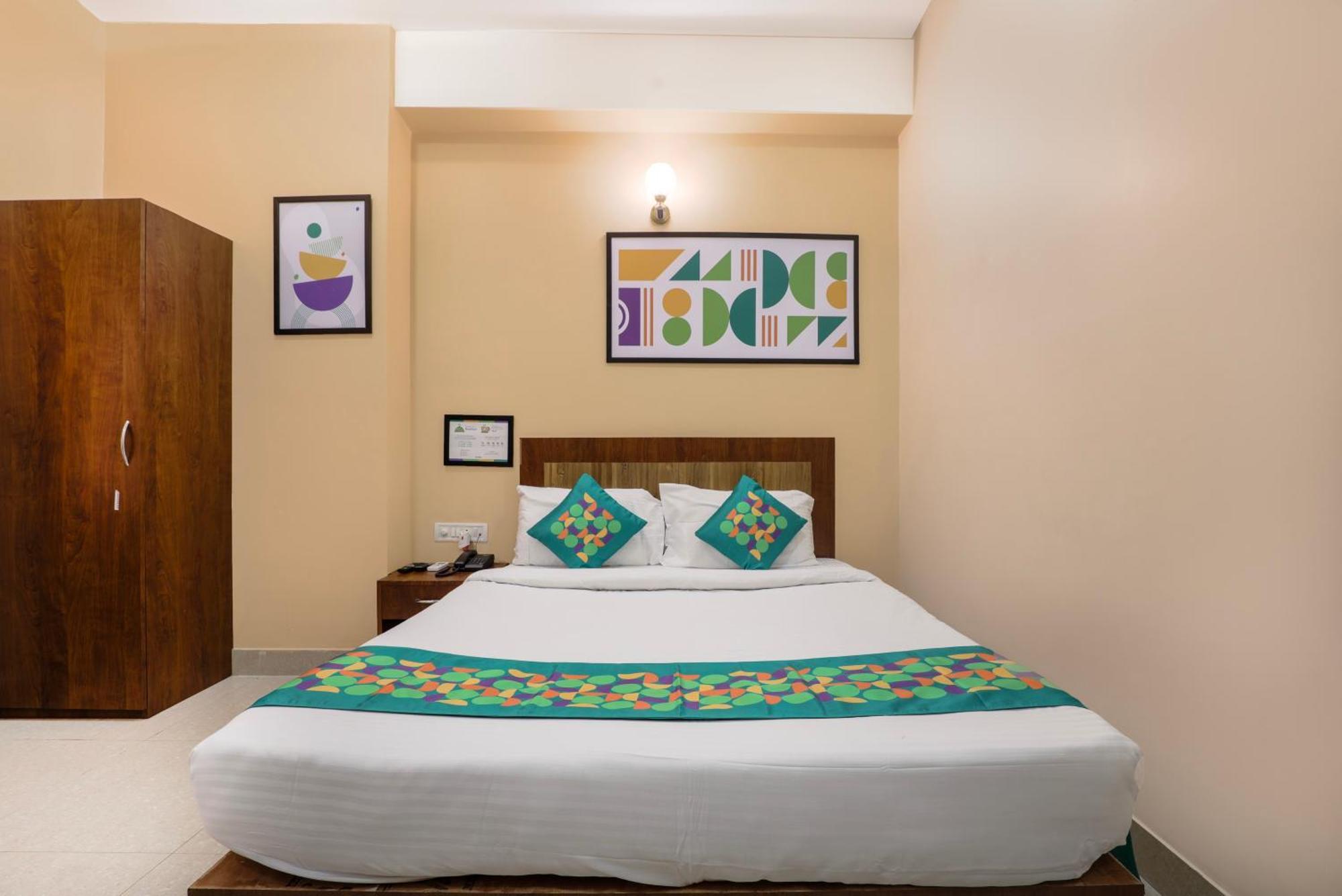 Treebo Urban Oasis Inn Guwahati Luaran gambar