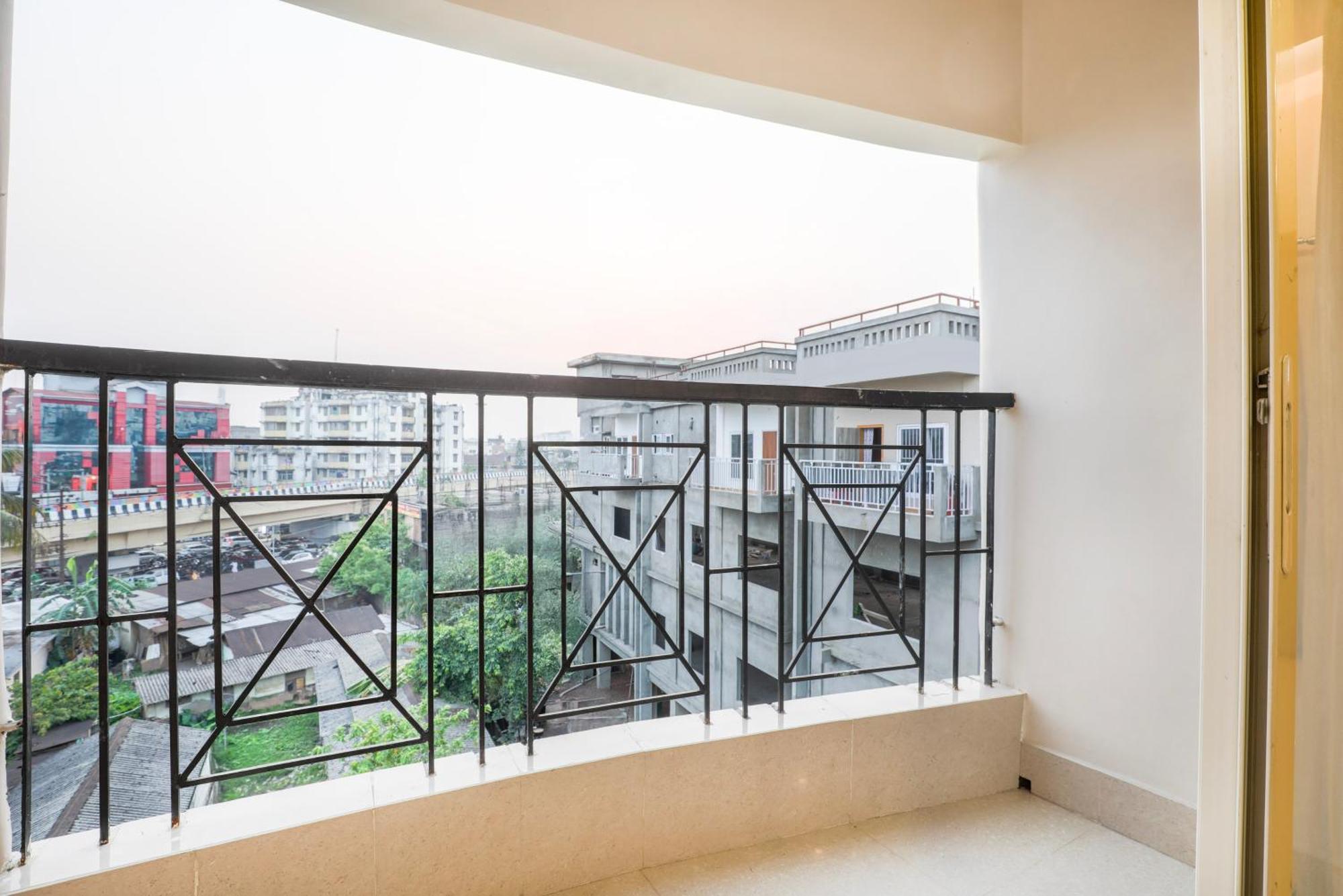 Treebo Urban Oasis Inn Guwahati Luaran gambar