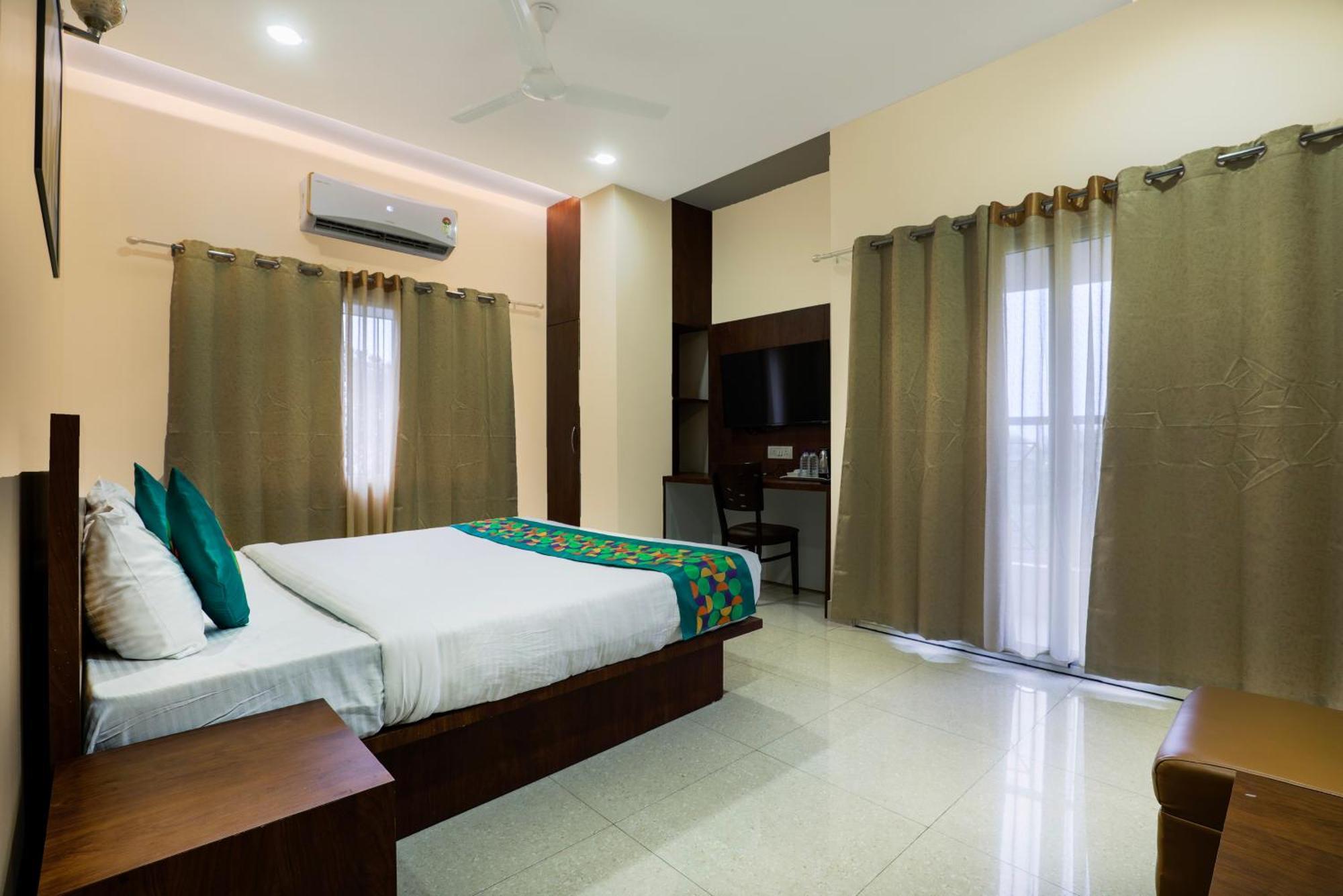 Treebo Urban Oasis Inn Guwahati Luaran gambar