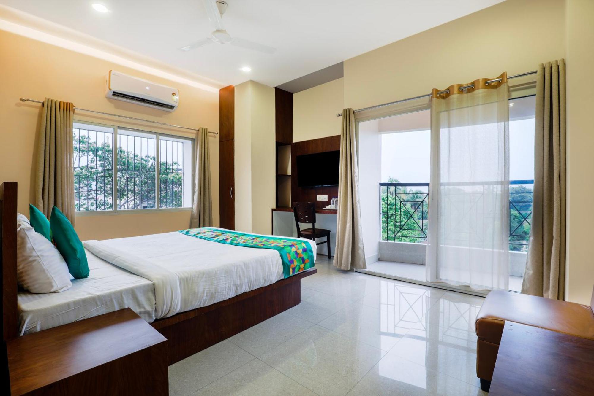 Treebo Urban Oasis Inn Guwahati Luaran gambar