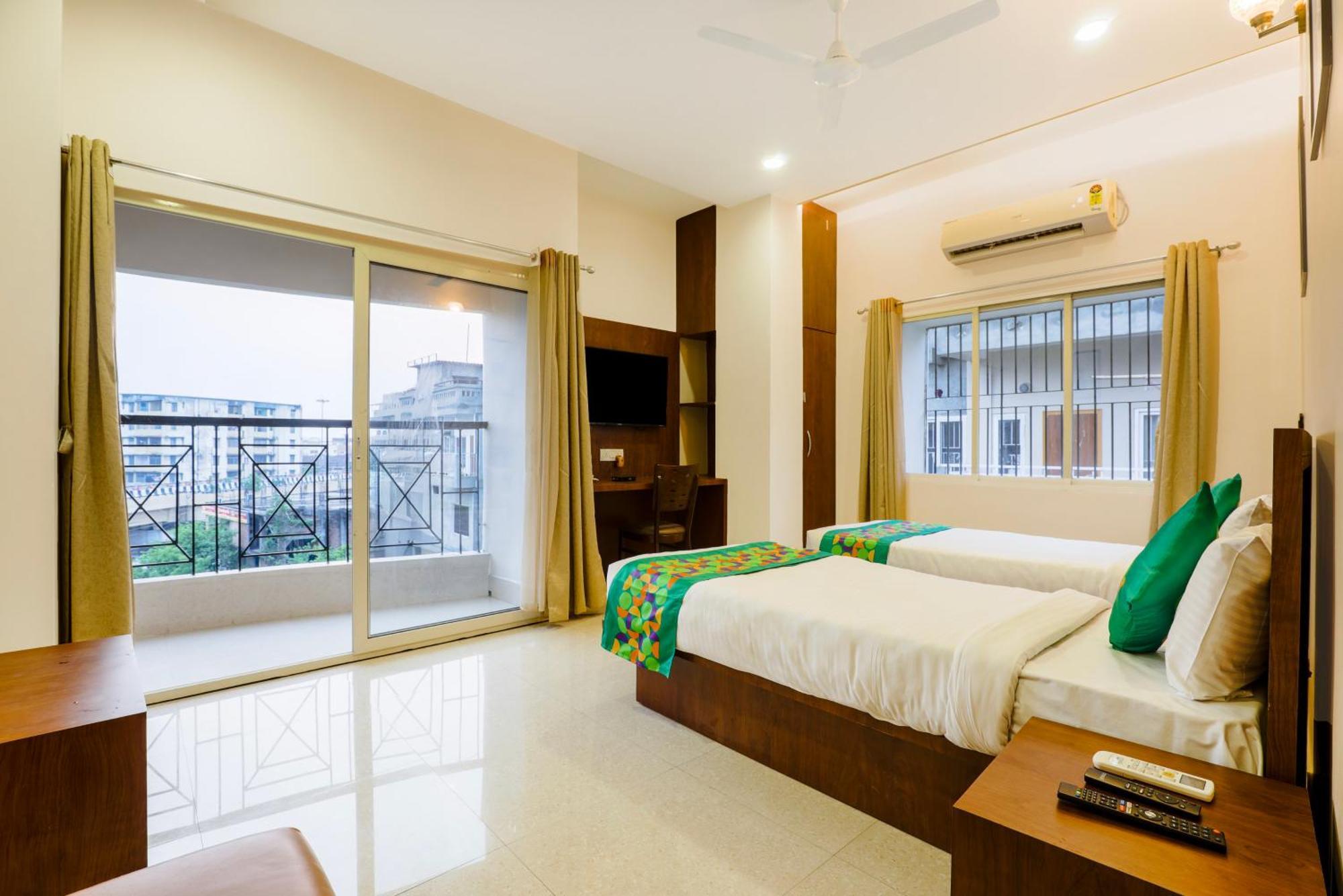Treebo Urban Oasis Inn Guwahati Luaran gambar