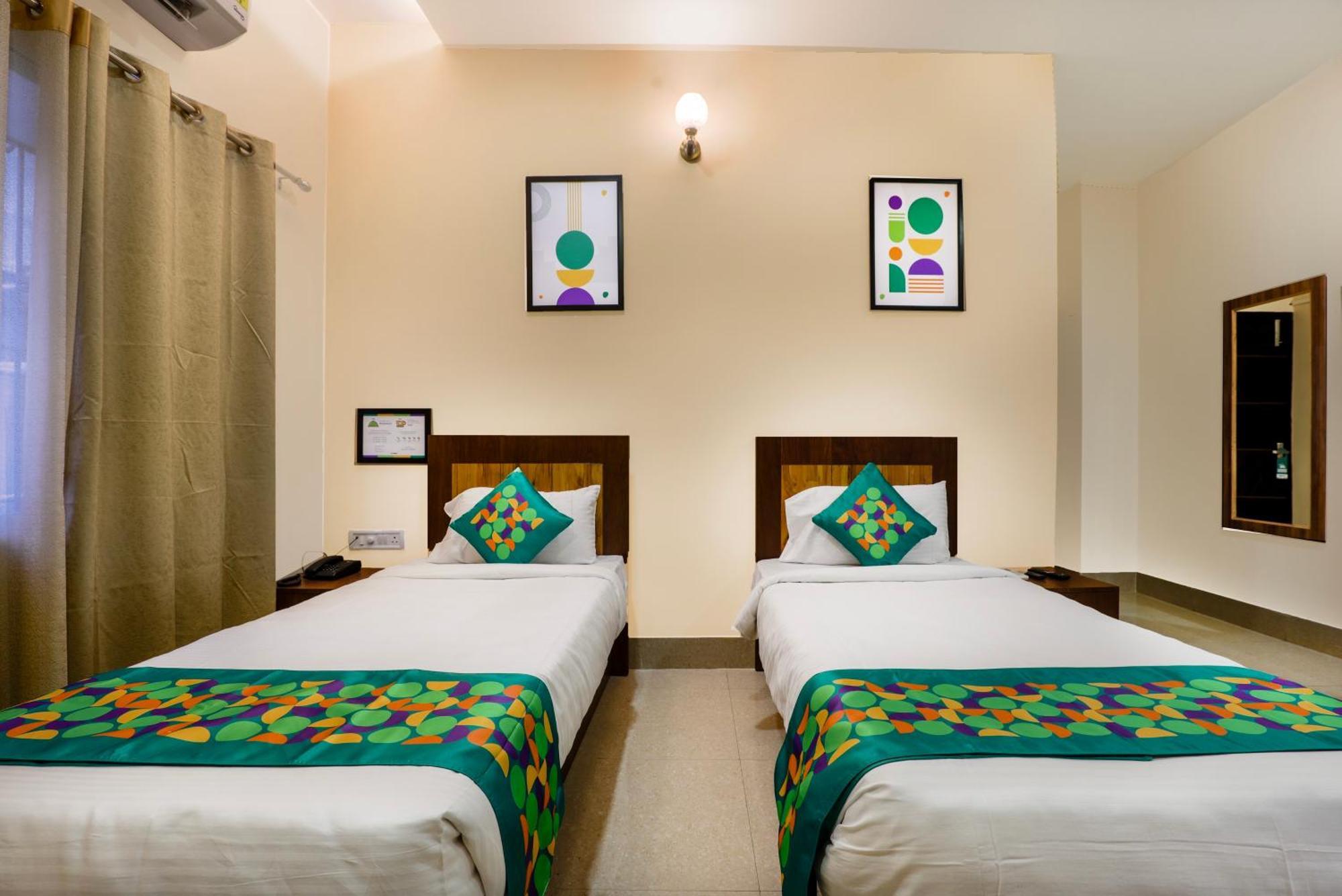 Treebo Urban Oasis Inn Guwahati Luaran gambar